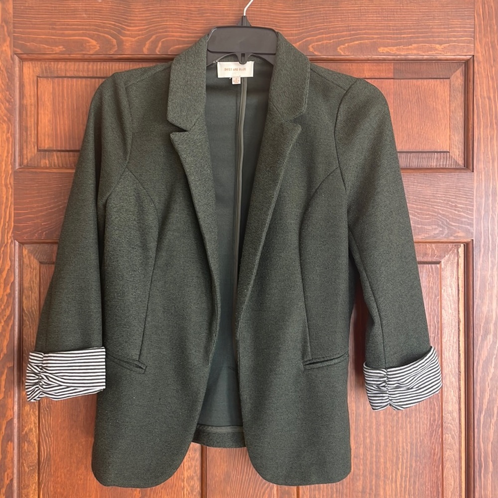 Stitch fix size small blazer with stripe detail sleeve cuff